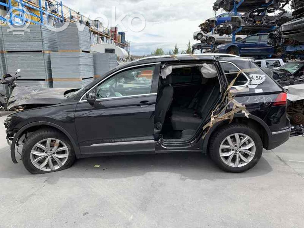 Tiguan Allspace Tiguan  5NB863241E