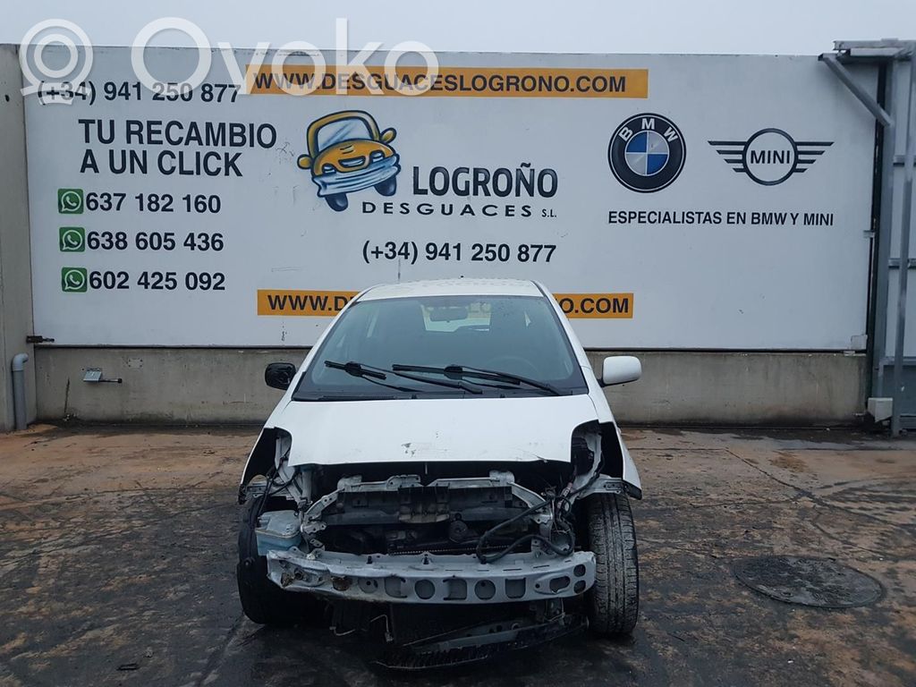 Yaris Yaris  848200D200