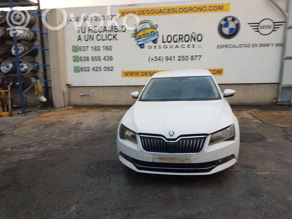 Superb B8 (3V) Superb  5Q0505351B