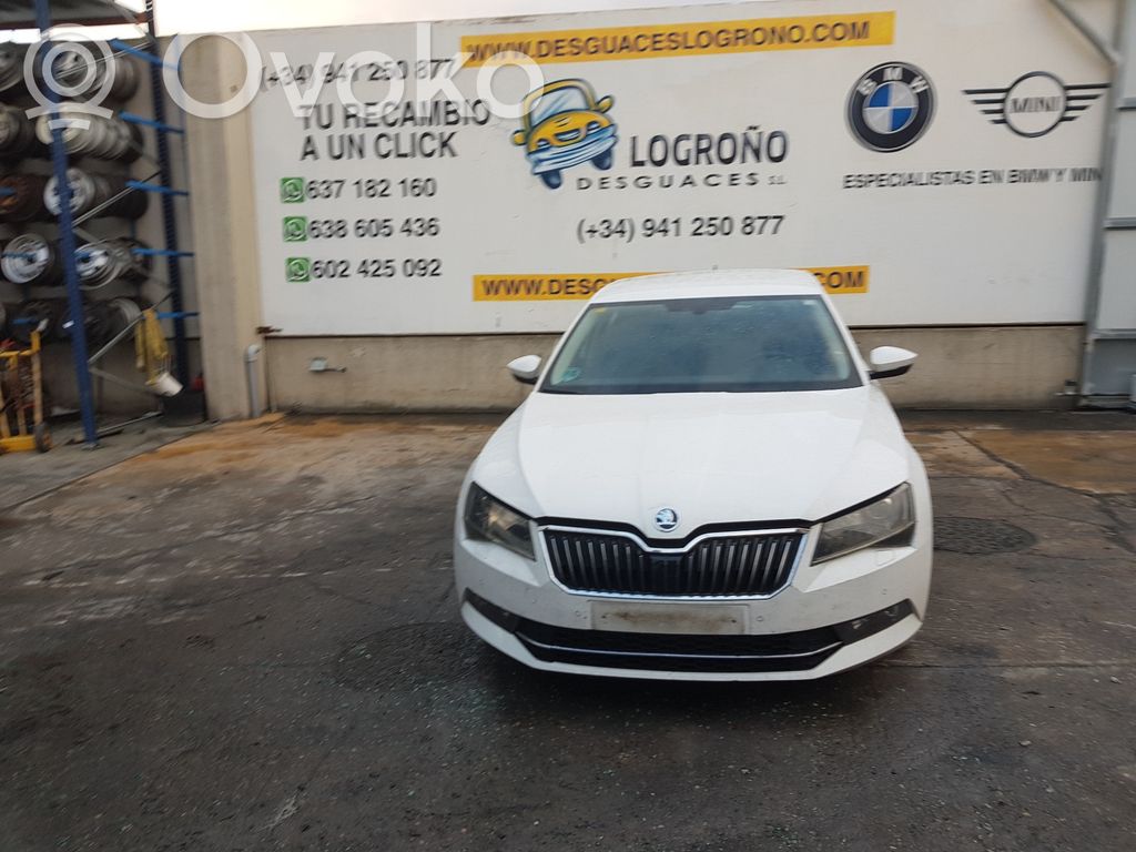 Superb B8 (3V) Superb  03L103469S