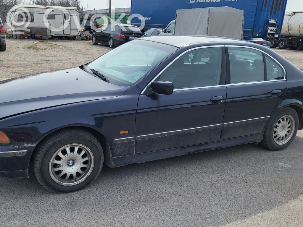 5 E39 Series 5  1094073