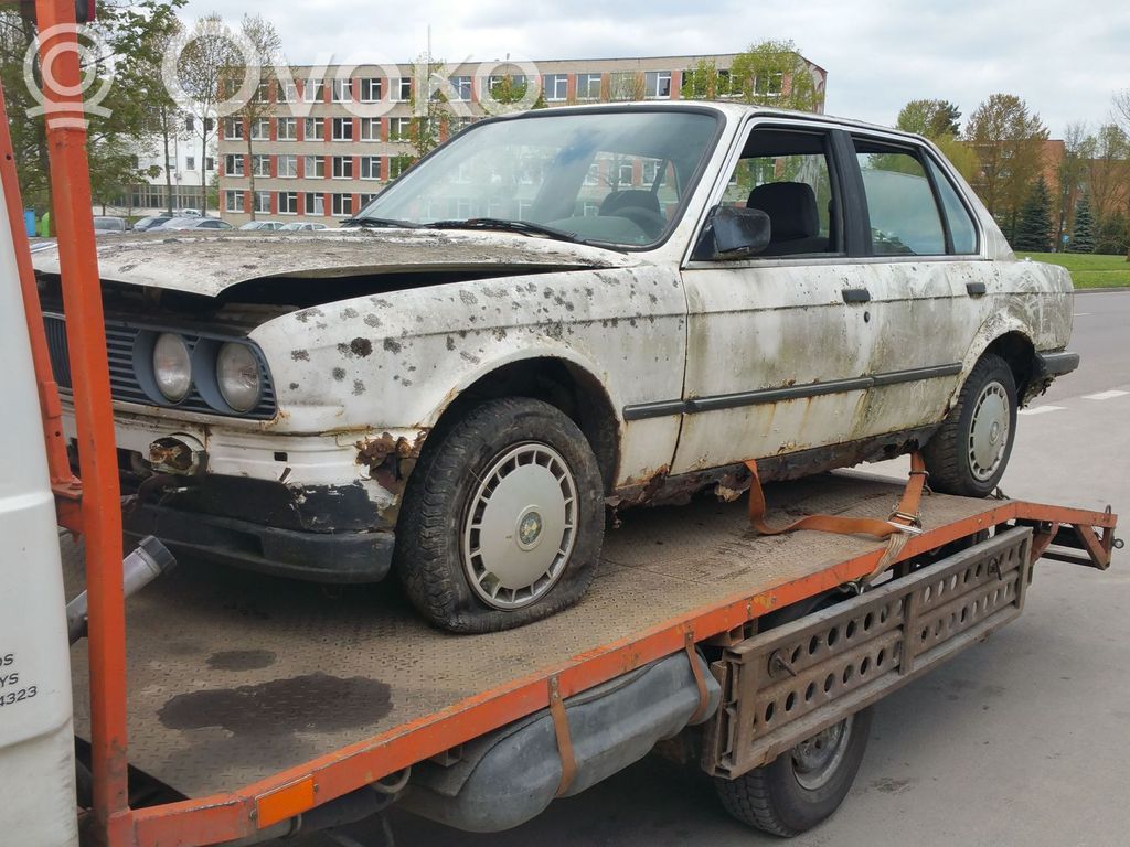 3 E30 Series 3  1133458