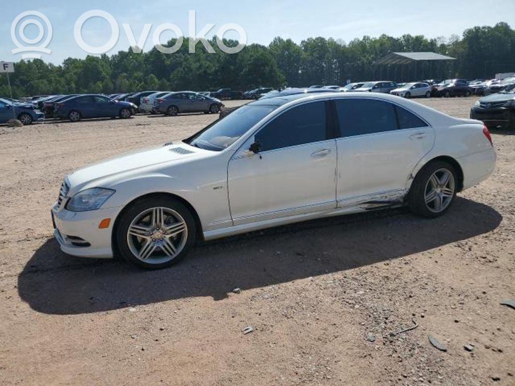 S W221 S-class, AMG (W126, W140, W220, W221, W222)