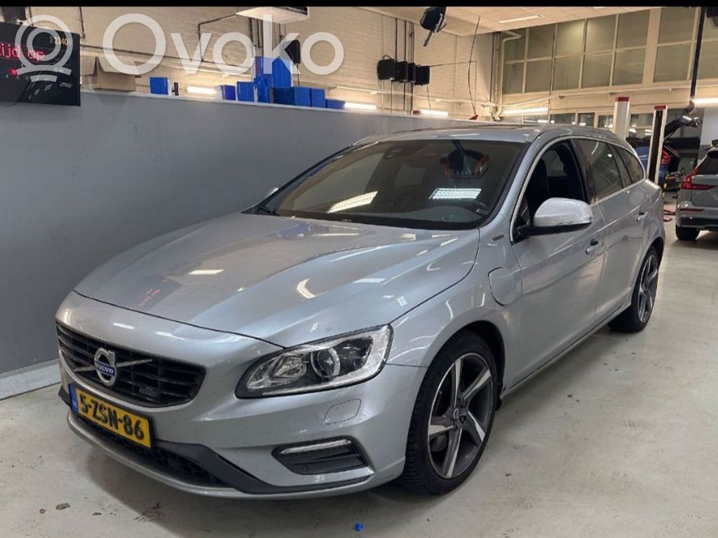V60 V60, V60 Cross Country  32165263