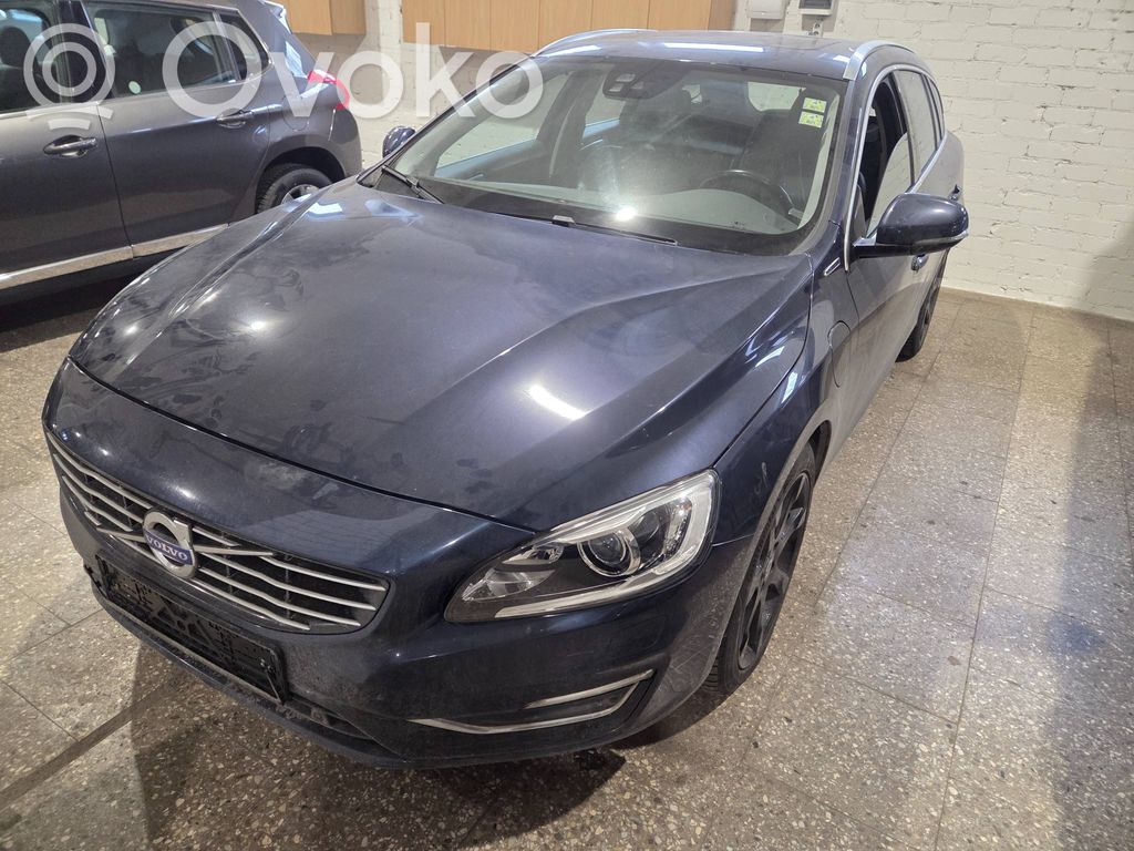 V60 V60, V60 Cross Country  31355882