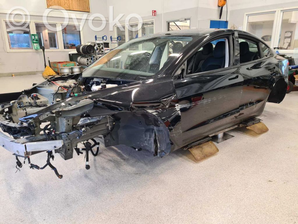 Model 3 Tesla Model 3  43R011570