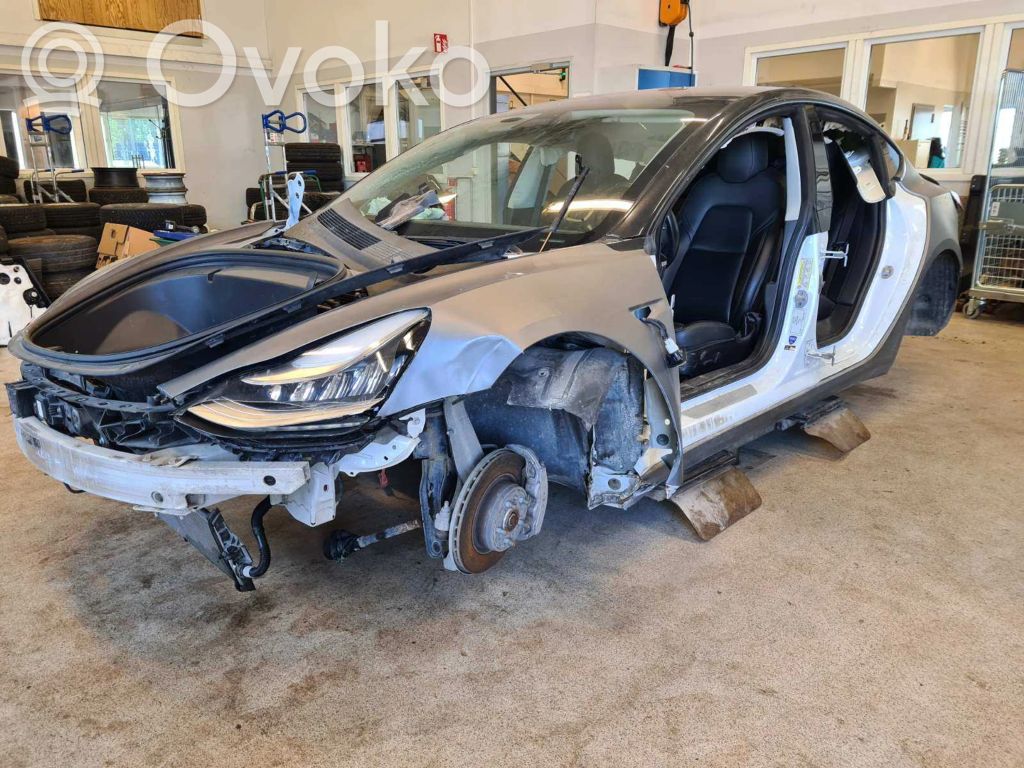 Model 3 Tesla Model 3  108399400E