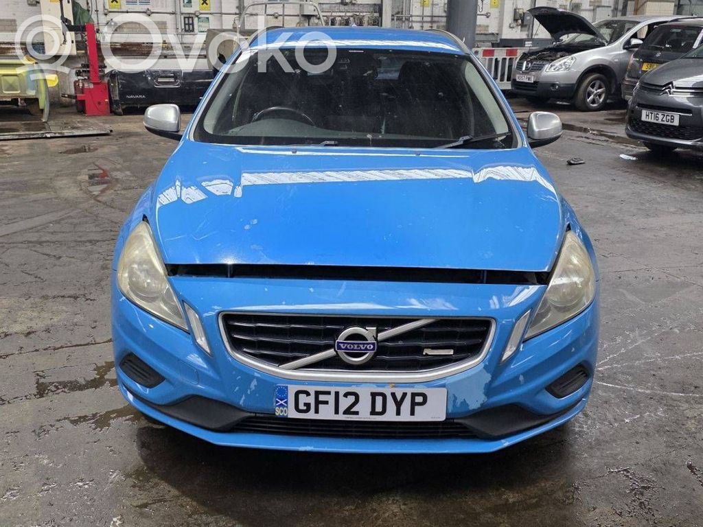 V60 V60, V60 Cross Country  P31329137