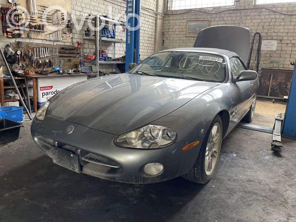 XK8 - XKR XK-Series  MJA7410AE