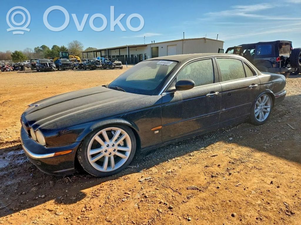 XJ X350 XJ  2R8A3F818AC