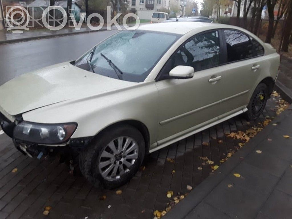 S40 S40, V40