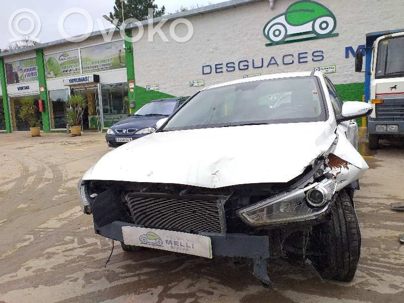 i30 i30  93701G4190