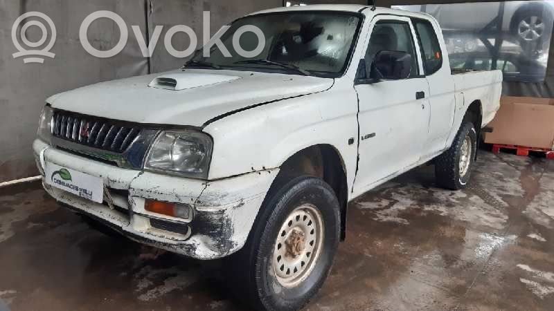 L200 L200, L300, L400 Space Gear  MR117603