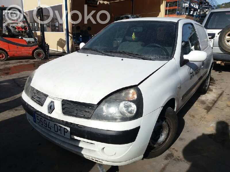Clio II Clio  8200404542