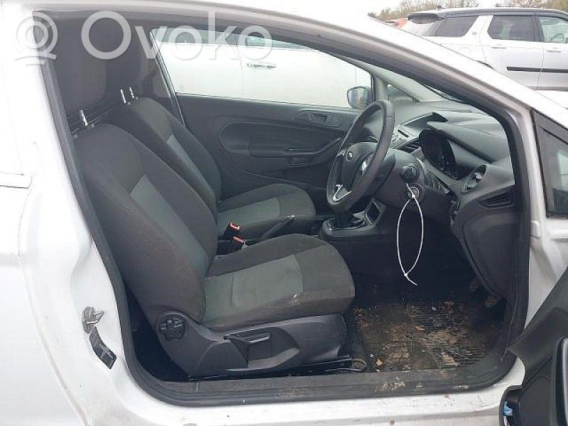 Focus Focus  8A6T13335BC
