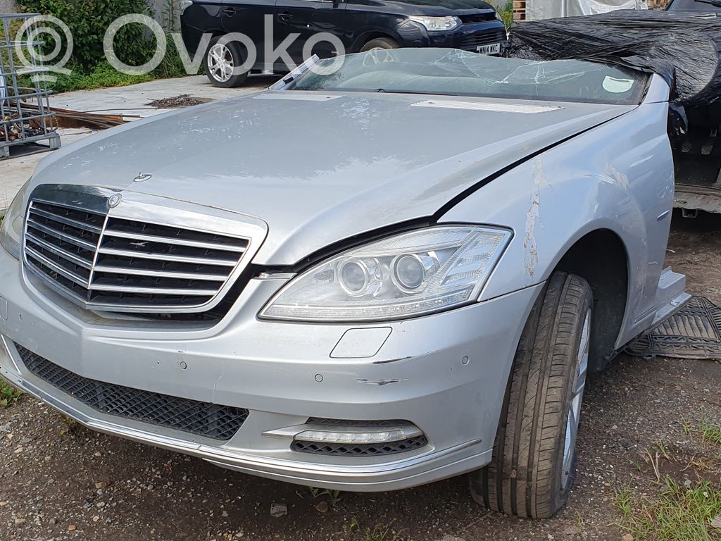 S W221 S-class, AMG (W126, W140, W220, W221, W222)  A0022308111