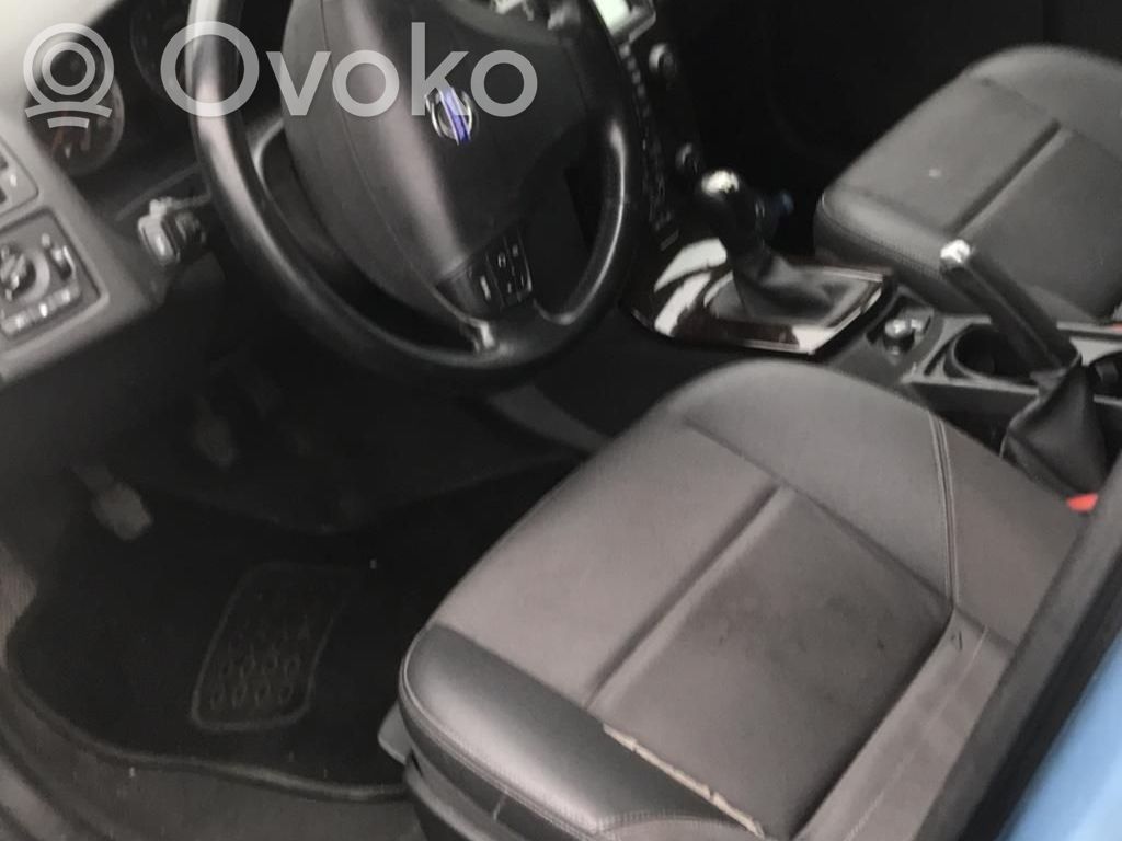 V50 V50  30667051