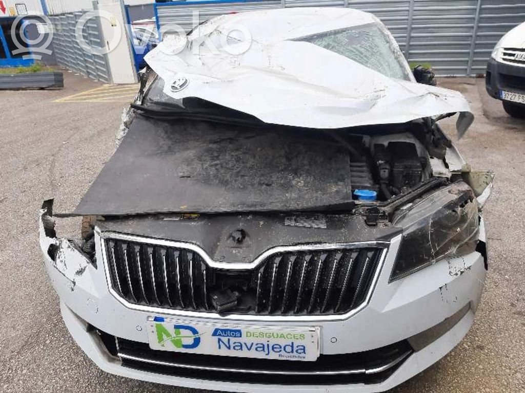 Superb B8 (3V) Superb  04L906088JE