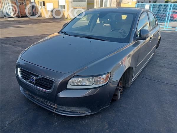 S40 S40, V40