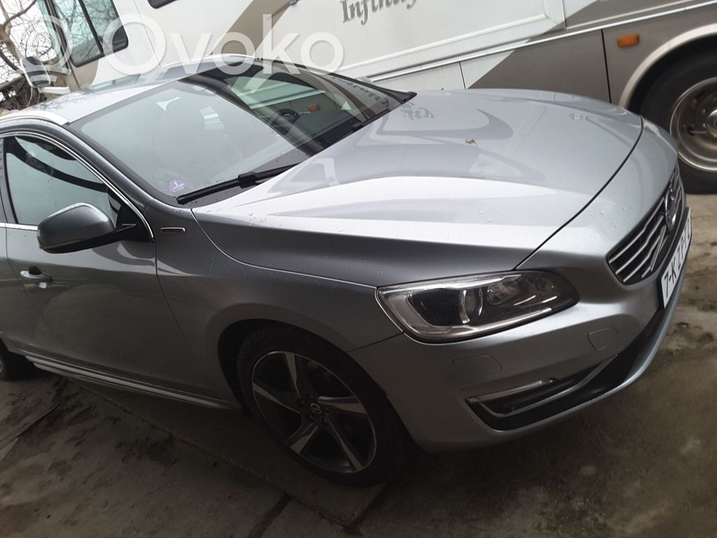 V60 V60, V60 Cross Country  6L063