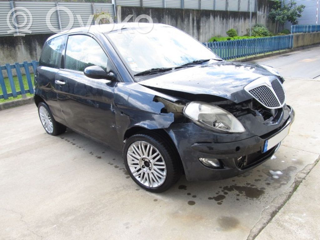 Ypsilon Ypsilon  C182