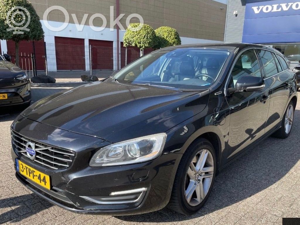V60 V60, V60 Cross Country  30793318