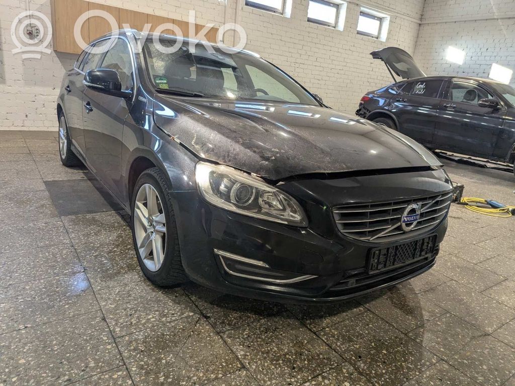 V60 V60, V60 Cross Country  31394702