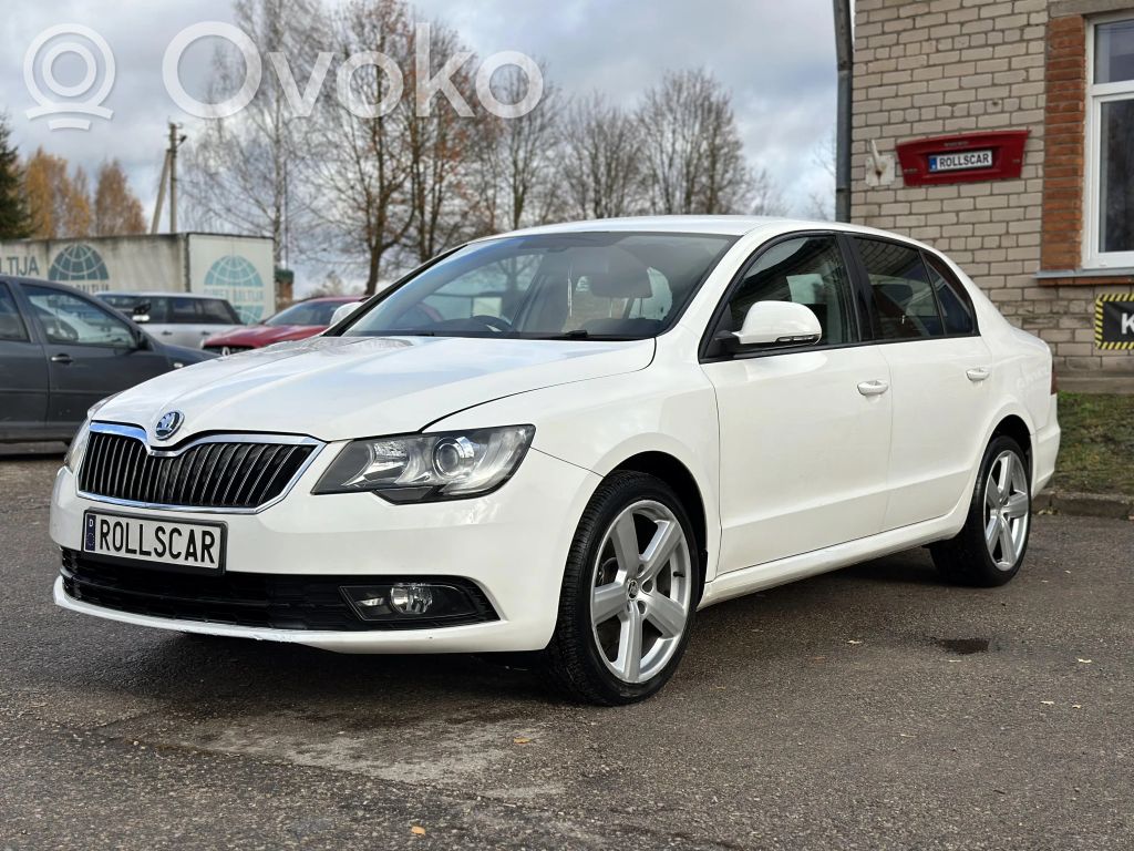 Superb B6 (3T) Superb  3T0837247