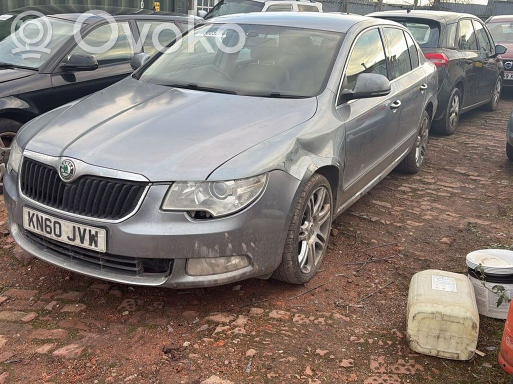 Superb B6 (3T) Superb  0281016850