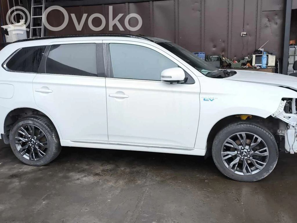 Outlander Outlander  5700B860