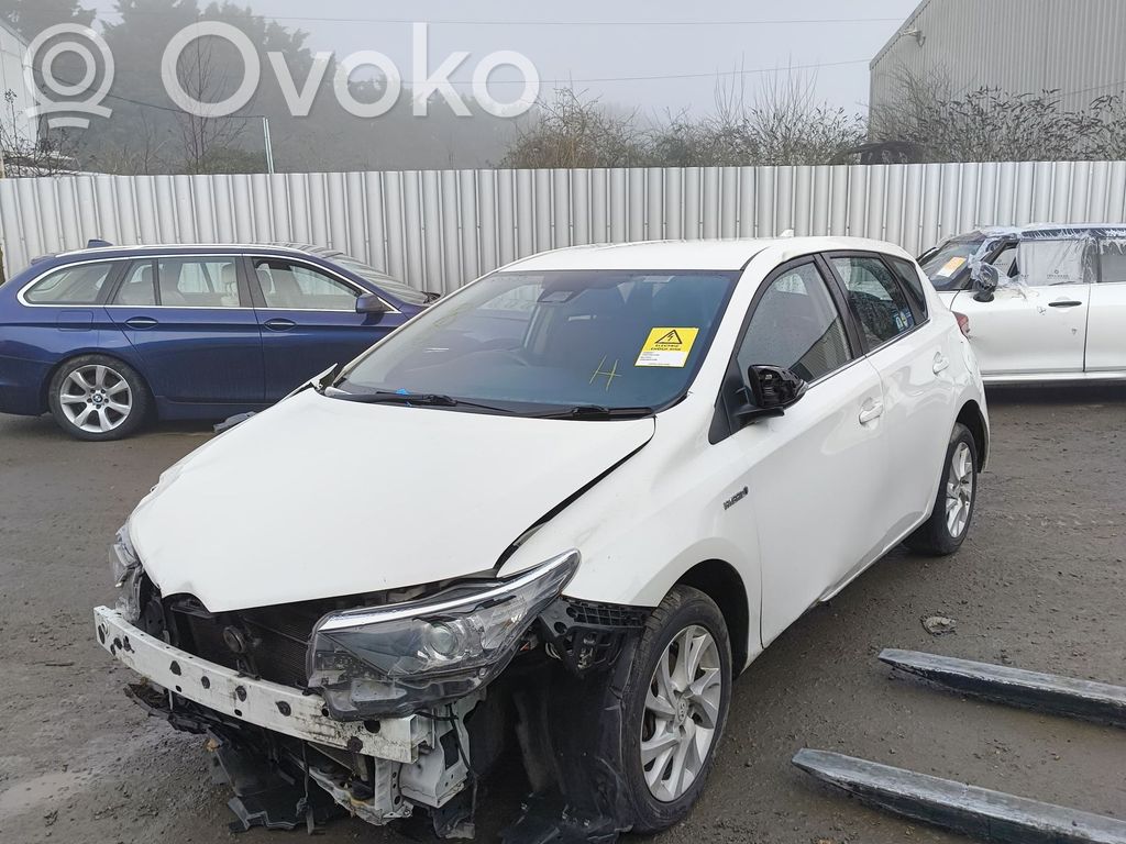 Auris E180 Auris  B02L