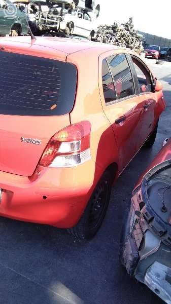 Yaris Yaris  894650D130
