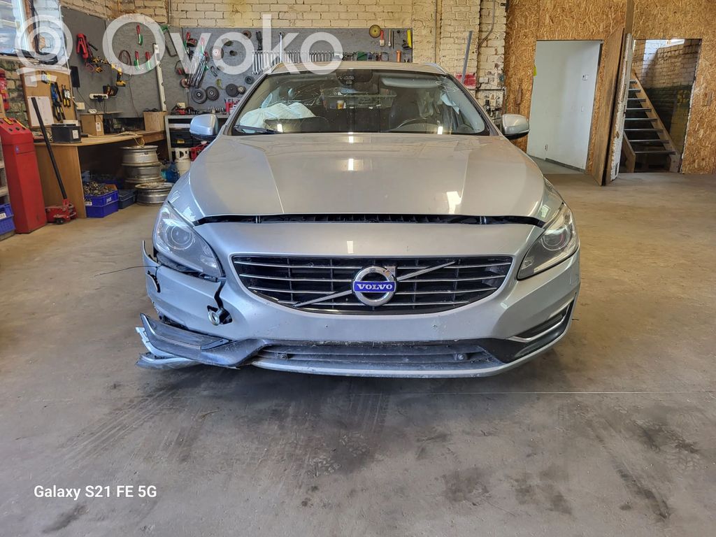 V60 V60, V60 Cross Country  7CP118C847CA