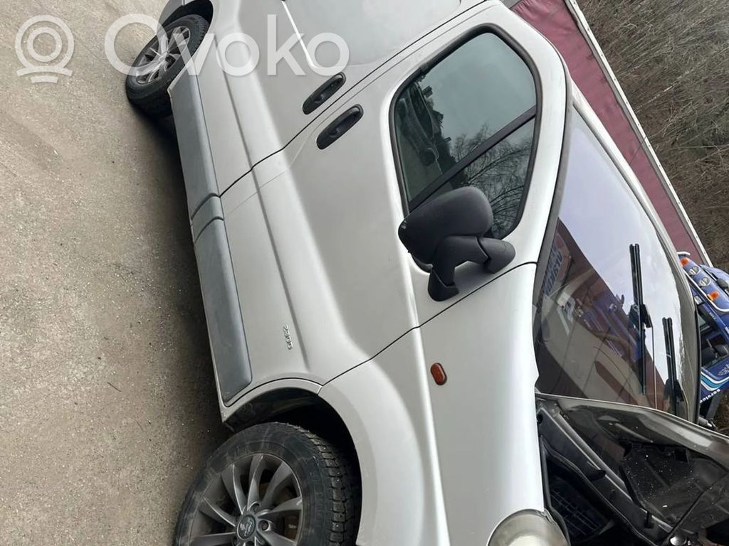 Vivaro Vivaro  8200118526