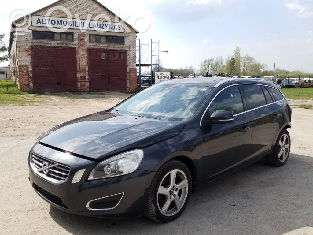 V60 V60, V60 Cross Country  30739412