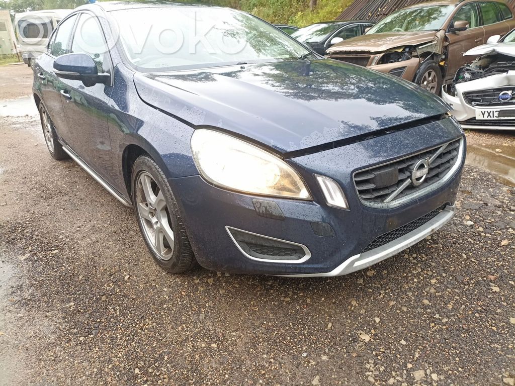 S60 S60  31329137