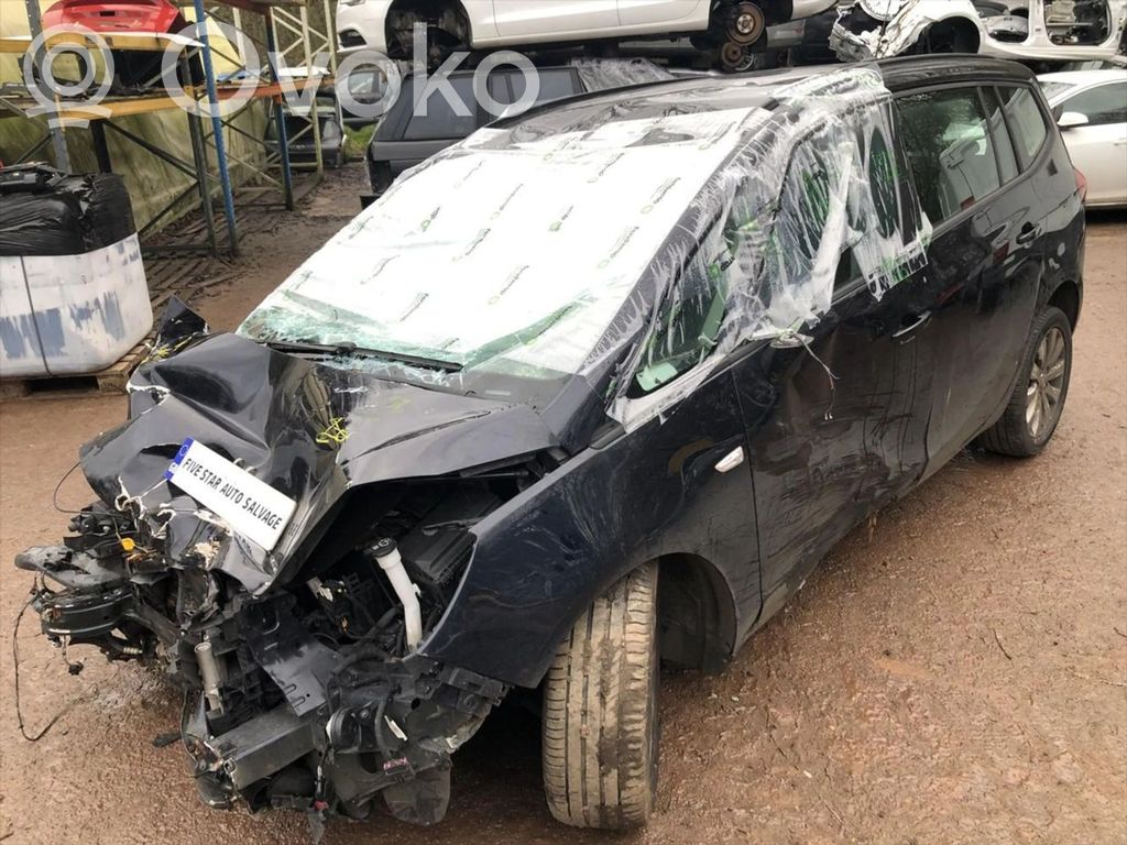 Zafira C Zafira  14096201