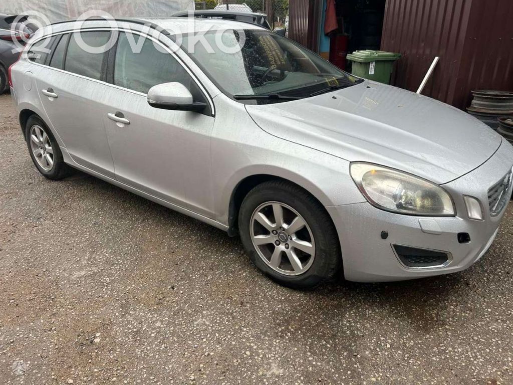 V60 V60, V60 Cross Country  31360339