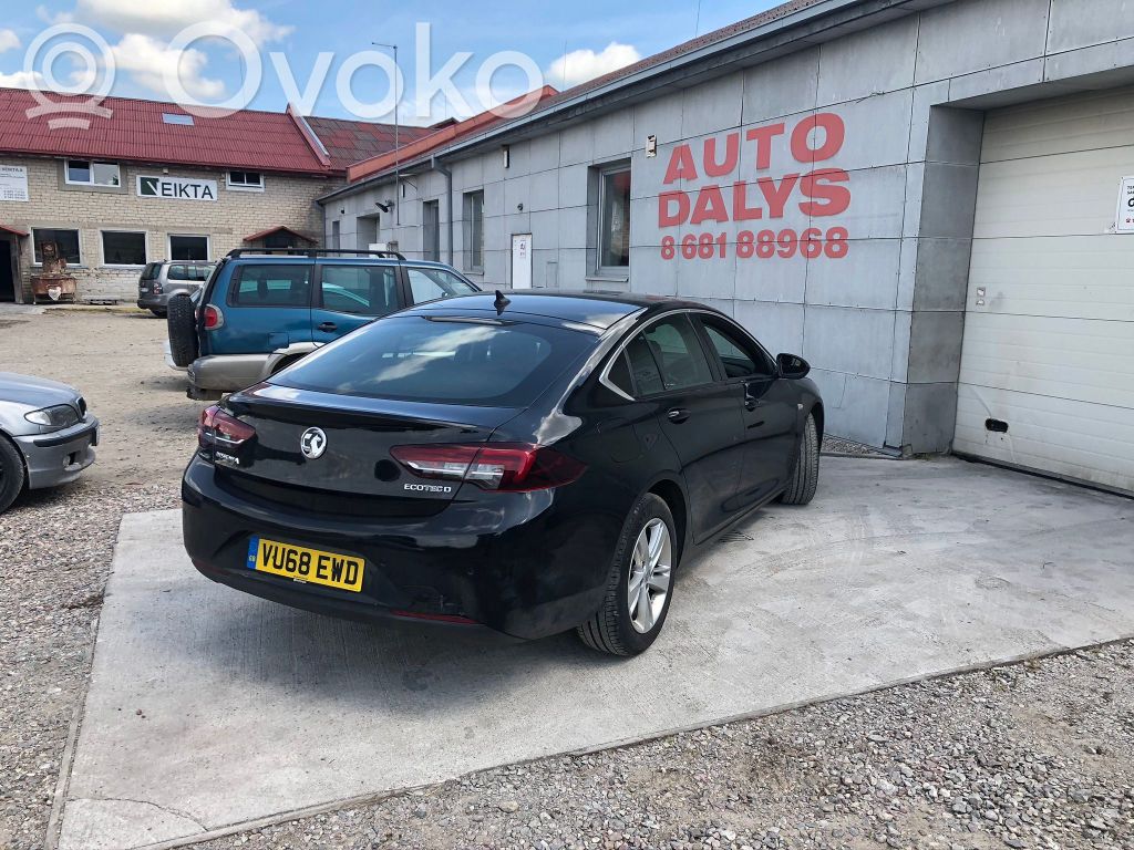 Insignia B Insignia  13587304