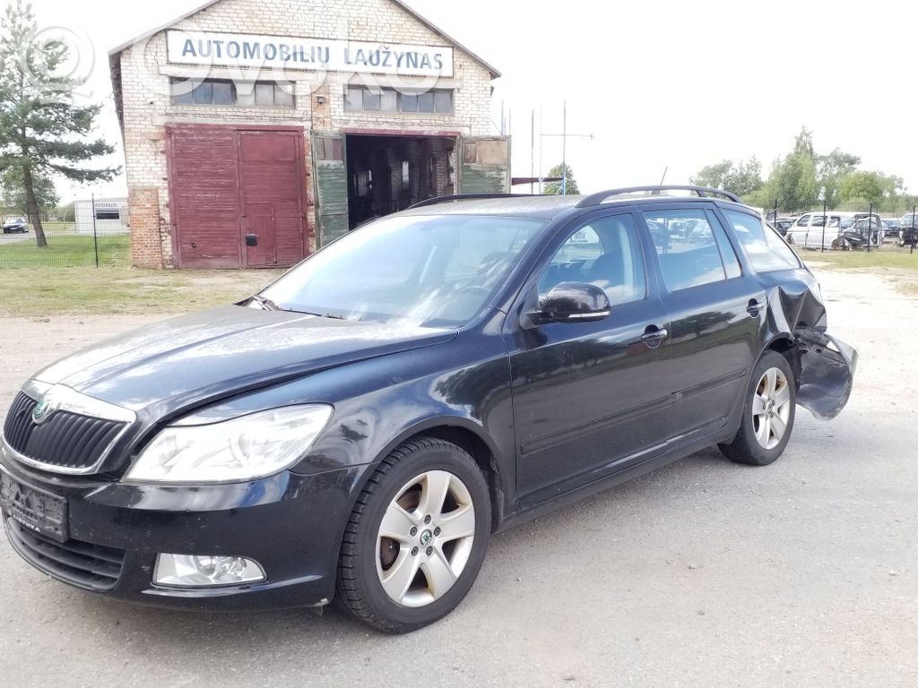 Octavia Mk2 (1Z) Octavia  7L0839015D