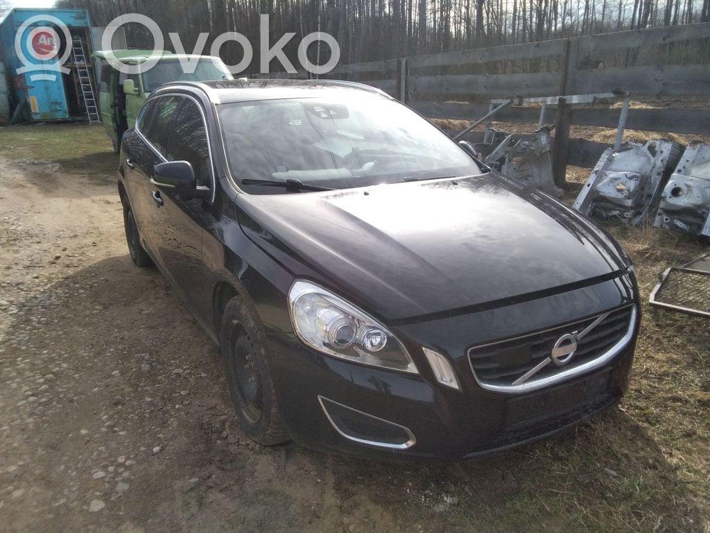 V60 V60, V60 Cross Country  31272690