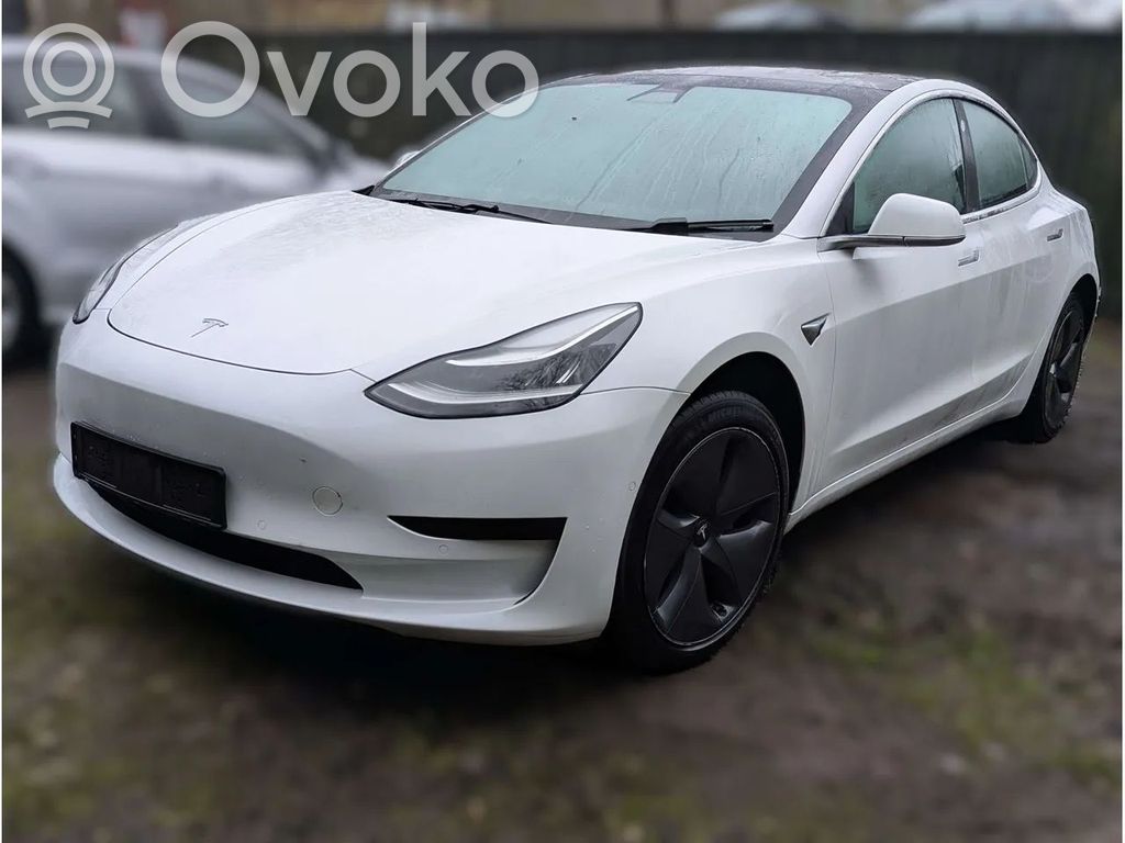 Model 3 Tesla Model 3  104494100B