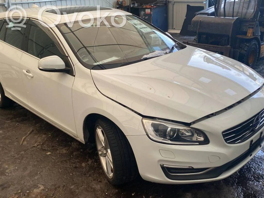 V60 V60, V60 Cross Country  31437520