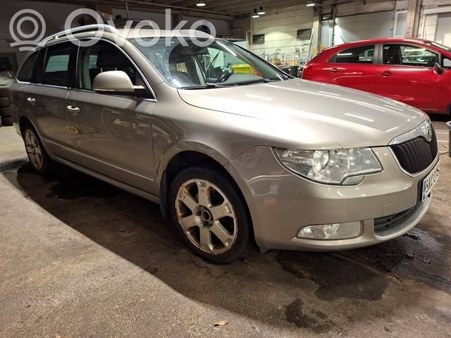 Superb B6 (3T) Superb  1928404687