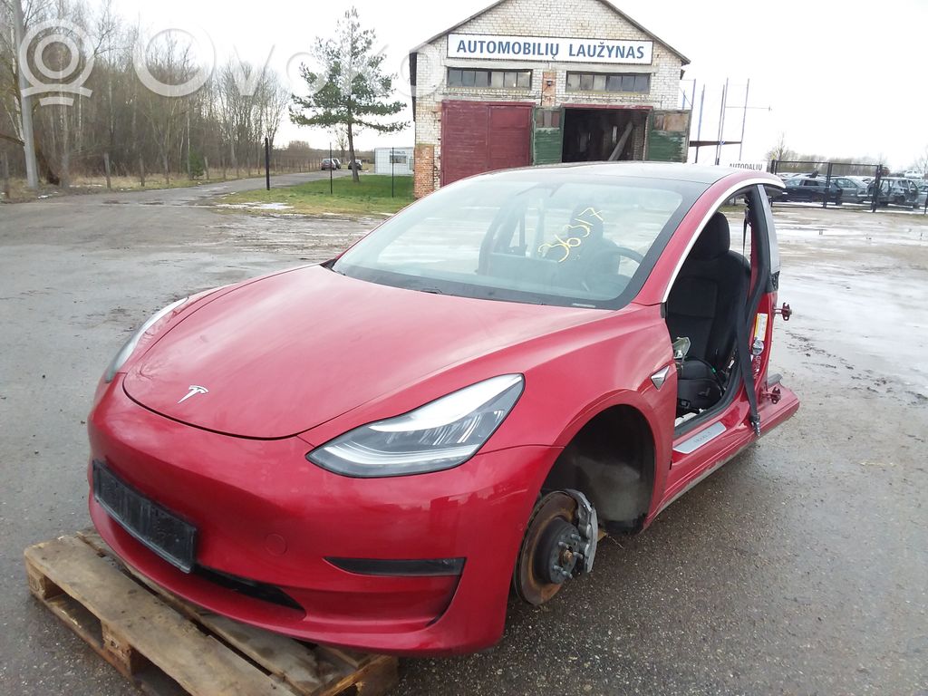 Model 3 Tesla Model 3  104474500B
