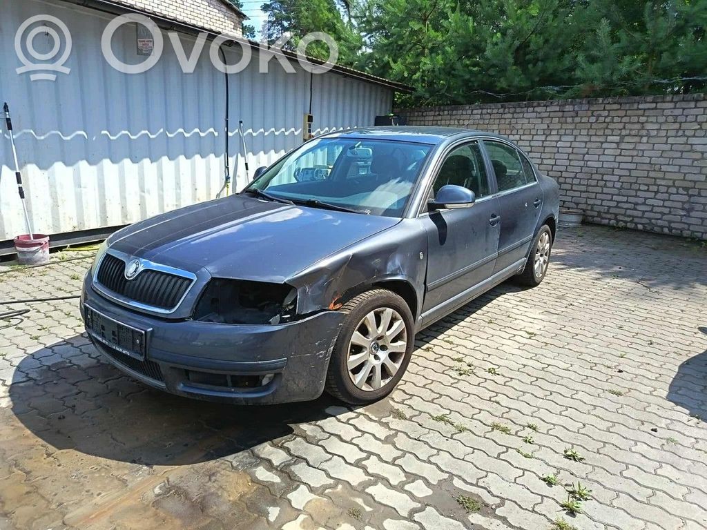 Superb B5 (3U) Superb  8E0907637A
