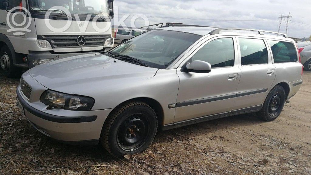 V70 S70, V70, V70 XC  8643157