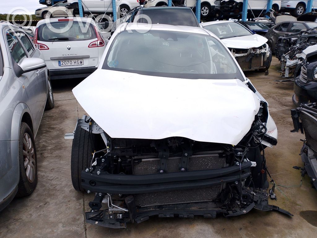 Yaris Yaris  8432902040