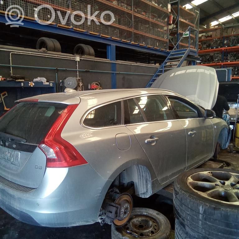 V60 V60, V60 Cross Country  30798030