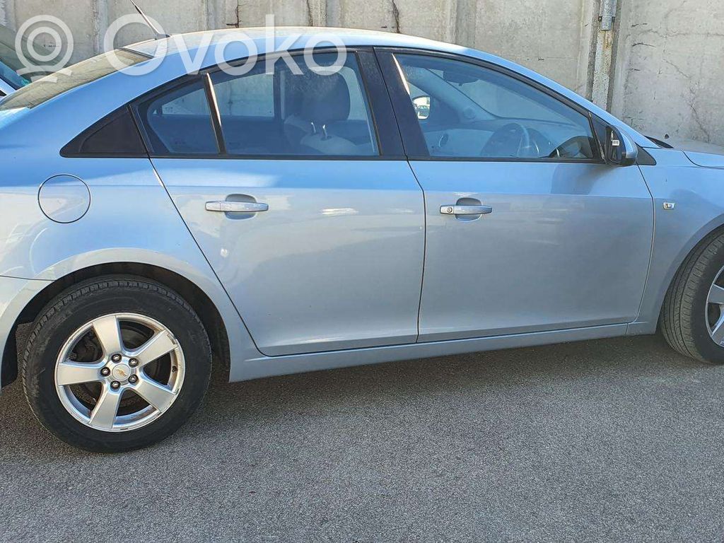 Cruze Cruze  98820J3010